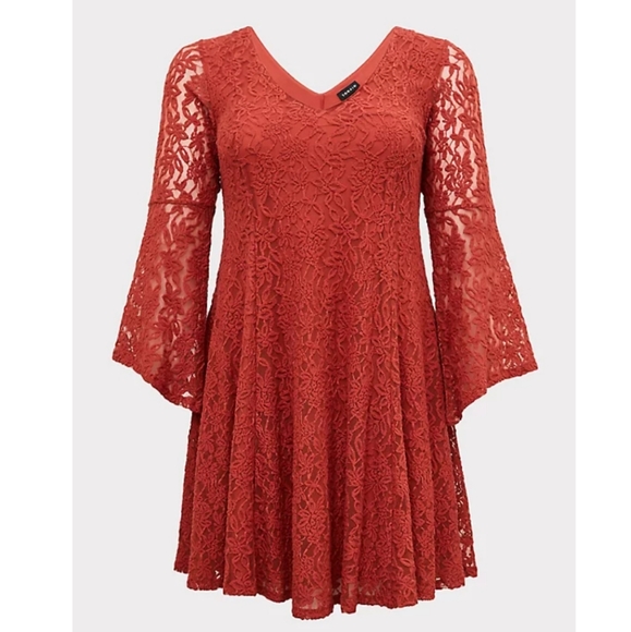 Torrid | LACE BELL SLEEVE FLUTED MINI DRESS - Picture 4 of 6